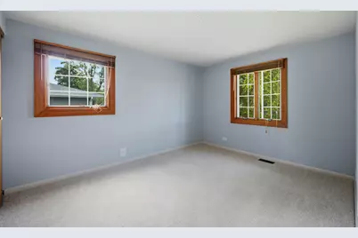 1033 Lowell Lane, Schaumburg, IL 60193 - Photo 13