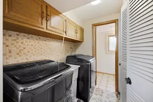 1033 Lowell Ln, Schaumburg, IL 60193 - Photo 23