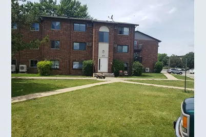 1875 N Green Lane N, Palatine, IL 60074 - Photo 1