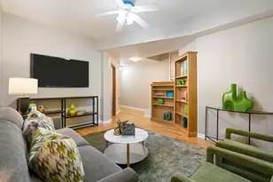 3908 W Ainslie St, Chicago, IL 60625 - Photo 5