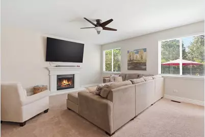2850 Farmington Drive, Lindenhurst, IL 60046 - Photo 9