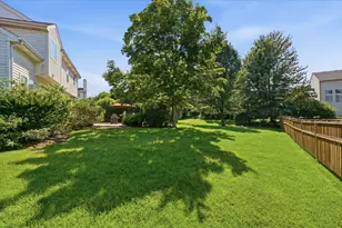 2850 Farmington Dr, Lindenhurst, IL 60046 - Photo 23
