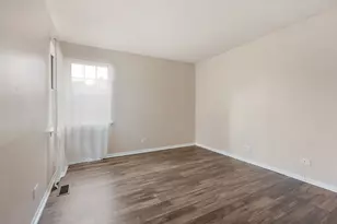 1175 Regency Dr, Schaumburg, IL 60193 - Photo 15