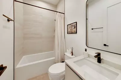 2651 W Augusta Boulevard #2, Chicago, IL 60622 - Photo 23