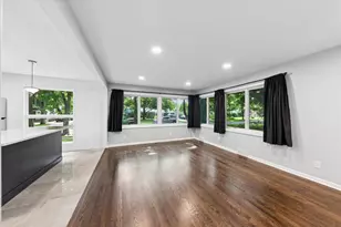 227 Woodland Rd, Libertyville, IL 60048 - Photo 5
