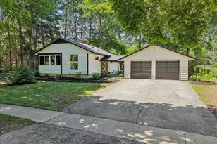 227 Woodland Rd, Libertyville, IL 60048 - Photo 1