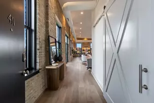 401 N Aberdeen St, Chicago, IL 60642 - Photo 3