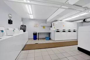 2740 N Pine Grove Ave, Chicago, IL 60614 - Photo 11