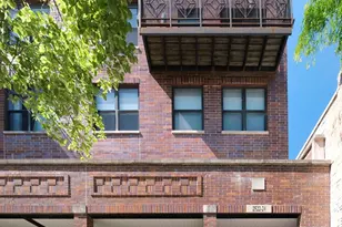 2524 N Willetts Ct, Chicago, IL 60647 - Photo 1