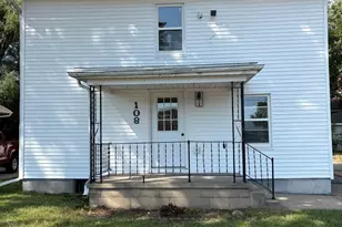 108 Deleon St, Ottawa, IL 61350 - Photo 1