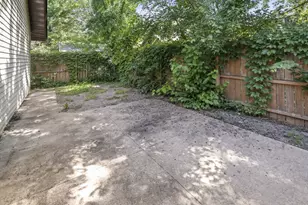 1611 Yonge St, Rockford, IL 61103 - Photo 45