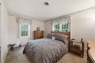 328 Milburn Ave, Crete, IL 60417 - Photo 9