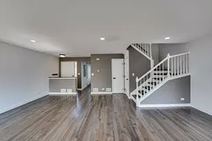 1633 Hilton Head Dr, Naperville, IL 60563 - Photo 5