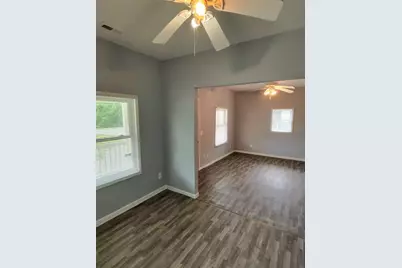 222 E Thompson Avenue, Hoopeston, IL 60942 - Photo 5