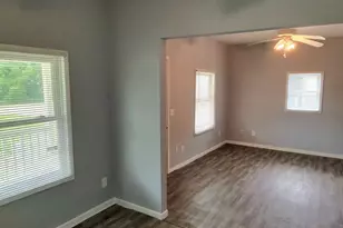 222 E Thompson Ave, Hoopeston, IL 60942 - Photo 5