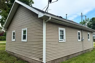 222 E Thompson Ave, Hoopeston, IL 60942 - Photo 3