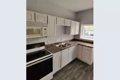 222 E Thompson Avenue, Hoopeston, IL 60942 - Photo 7
