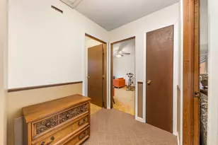 871 N Gladstone Ave, Aurora, IL 60506 - Photo 21