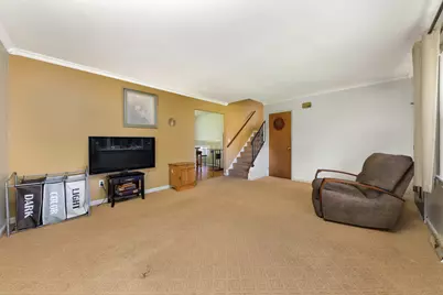 871 N Gladstone Avenue, Aurora, IL 60506 - Photo 3