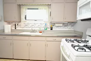 35909 N Helendale Rd, Ingleside, IL 60041 - Photo 9