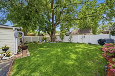 8619 Newland Avenue, Burbank, IL 60459 - Photo 5
