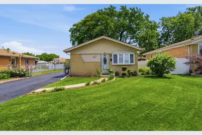 8619 Newland Avenue, Burbank, IL 60459 - Photo 1