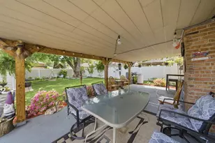 8619 Newland Ave, Burbank, IL 60459 - Photo 3