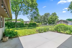 616 Clover Ln, Schaumburg, IL 60193 - Photo 27