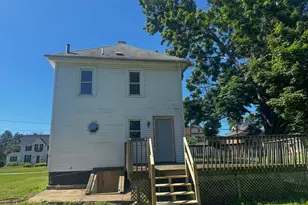 302 E Prospect St, Kewanee, IL 61443 - Photo 5