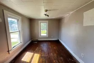 302 E Prospect St, Kewanee, IL 61443 - Photo 13