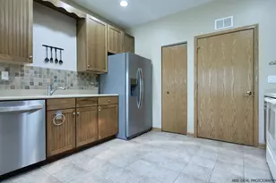 91 Enfield Ln, Grayslake, IL 60030 - Photo 9