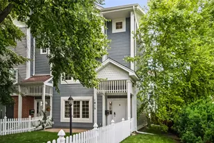 1815 Crain St, Evanston, IL 60202 - Photo 1
