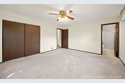2120 Meadow Drive, Lindenhurst, IL 60046 - Photo 25