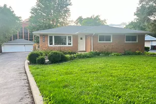 1S526 Nimitz Rd, Oakbrook Terrace, IL 60181 - Photo 1