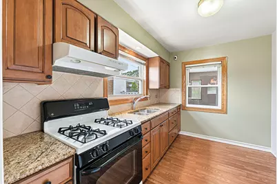 7922 N Waukegan Road, Niles, IL 60714 - Photo 9