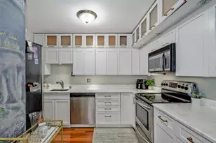 4250 N Marine Dr, Chicago, IL 60613 - Photo 15