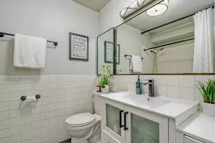 4250 N Marine Dr, Chicago, IL 60613 - Photo 21