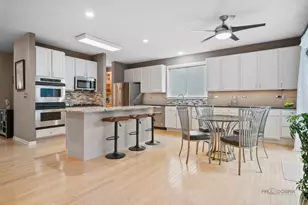 4501 W Westchester Ln, Libertyville, IL 60048 - Photo 9