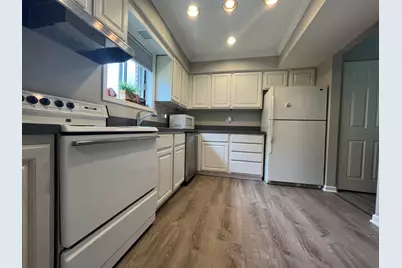468 Valley Drive #301, Naperville, IL 60563 - Photo 5