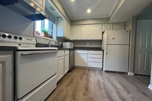 468 Valley Dr, Naperville, IL 60563 - Photo 5