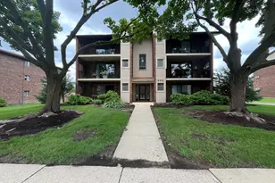 468 Valley Dr, Naperville, IL 60563 - Photo 1