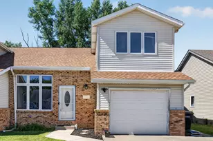 574 W Oak St, Coal City, IL 60416 - Photo 1