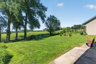 574 W Oak St, Coal City, IL 60416 - Photo 31