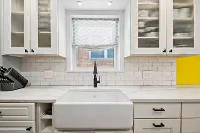 6755 N Washtenaw Avenue, Chicago, IL 60645 - Photo 19