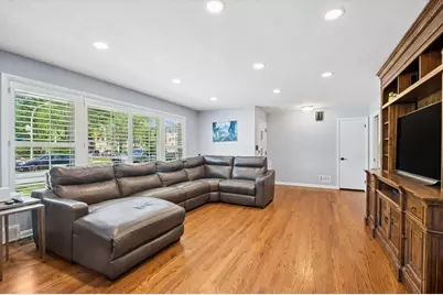 6755 N Washtenaw Avenue, Chicago, IL 60645 - Photo 7