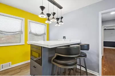 6755 N Washtenaw Avenue, Chicago, IL 60645 - Photo 13