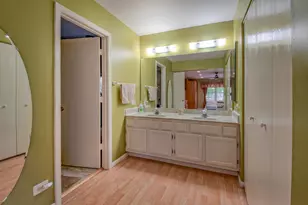 1094 Oak Wood Dr, Carol Stream, IL 60188 - Photo 19
