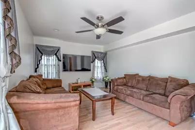 1094 Oak Wood Drive, Carol Stream, IL 60188 - Photo 9