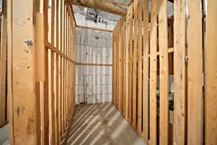 604 W Addison St, Chicago, IL 60613 - Photo 11