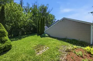 123 Edgewood Dr, Streamwood, IL 60107 - Photo 25
